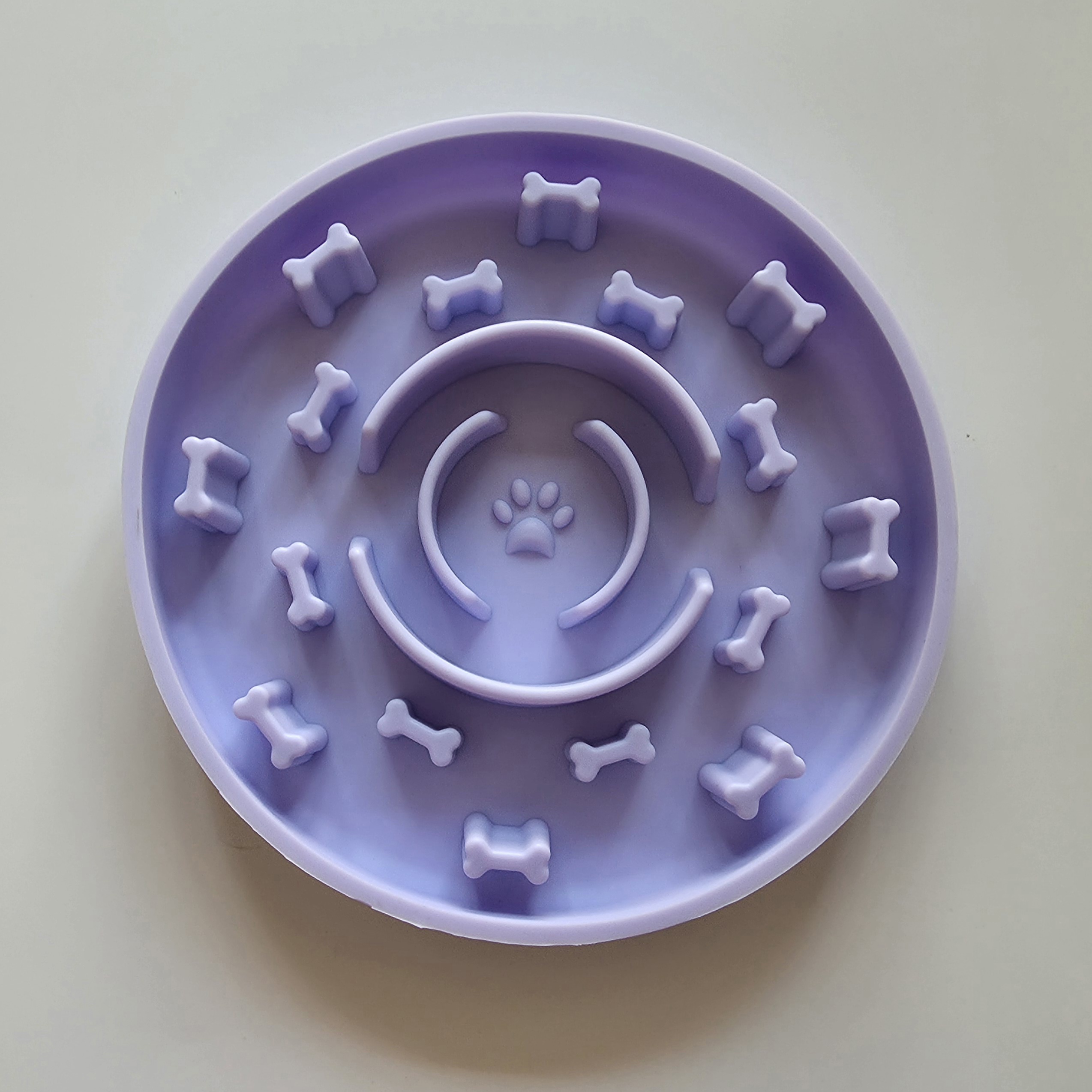 毛孩骨頭迷宮防翻慢食碗 (食品級矽膠/不含BPA) |BPA-Free Non-Slip Dog Slow Feeder (Bone Maze Design)