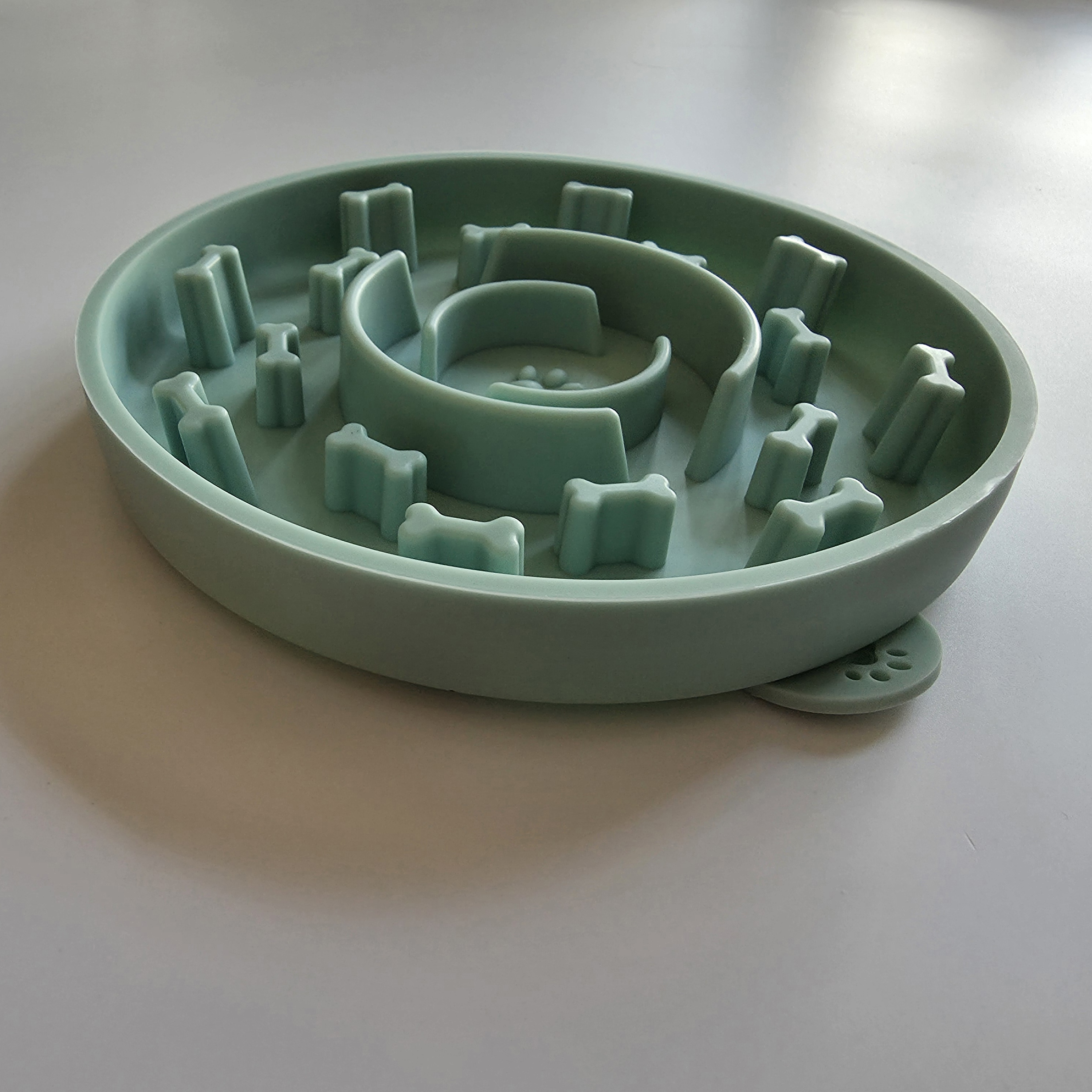 毛孩骨頭迷宮防翻慢食碗 (食品級矽膠/不含BPA) |BPA-Free Non-Slip Dog Slow Feeder (Bone Maze Design)